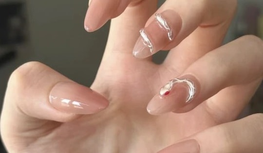 Độc đáo những mẫu nail lấy cảm hứng từ 'con rắn' cực hot dành cho chị em chơi Tết Ất Tỵ