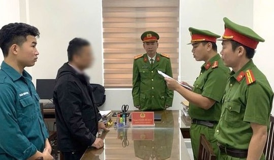 Nhận hối lộ 2 bụi sim cảnh, nhân viên văn phòng đăng ký đất đai bị bắt