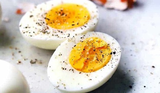 Ăn nhầm trứng gà tiêm thuốc diệt chuột, 2 trẻ ở Hòa Bình nhập viện thương tâm ngày giáp Tết