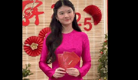 Con gái Trương Ngọc Ánh ra dáng thiếu nữ, thần thái cuốn hút trong tà áo dài Tết