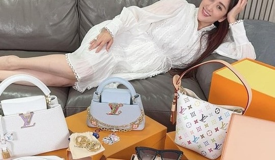 Khánh Thi khoe 'núi' hàng hiệu khiến hội chị em ghen tị 'chồng nhà người ta'