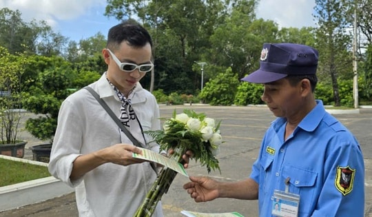 Chuyện về người nâng niu 'giấc ngủ' ngàn thu cho người đã khuất