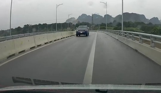 Ngày 28 Tết, tài xế nhận 'trát' phạt 19 triệu do lái ô tô đi ngược chiều