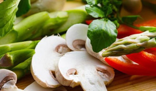 6 ‘nguyên tắc vàng’ trong ăn uống ngày Tết đối với người bị mỡ máu cao