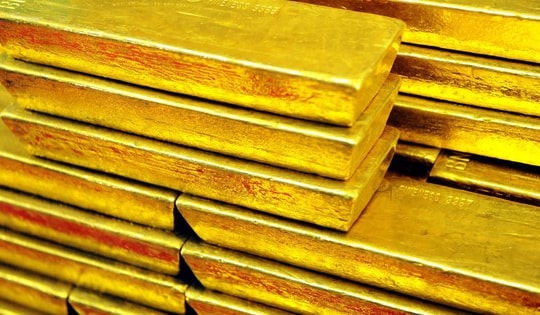 Giá vàng thế giới chạm ngưỡng kỷ lục mới