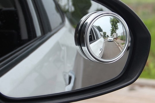 Ưu, nhược điểm của gương cầu lồi tài xế nên biết