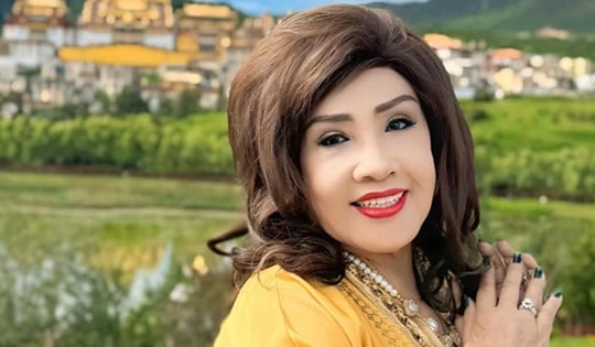 'Bà hoàng cải lương' Lệ Thủy viên mãn bên con cháu, U80 vẫn đắt show