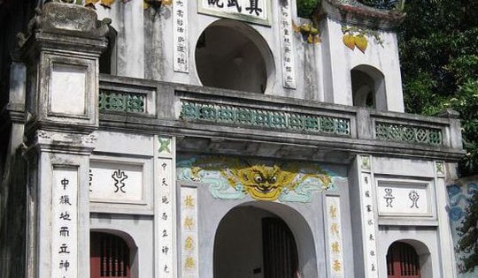 Thăng Long tứ trấn điểm đến tâm linh mà người dân Thủ đô không thể bỏ lỡ dịp đầu Xuân