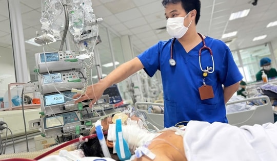 Mắc cúm A, người đàn ông 58 tuổi nguy kịch, phải đặt ECMO