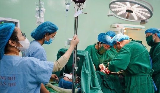 Mổ lấy thai, bảo tồn tử cung cho sản phụ bị rau cài răng lược trên nền vết mổ cũ