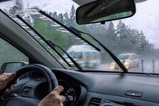 Những bộ phận dễ hỏng khi ô tô dầm mưa