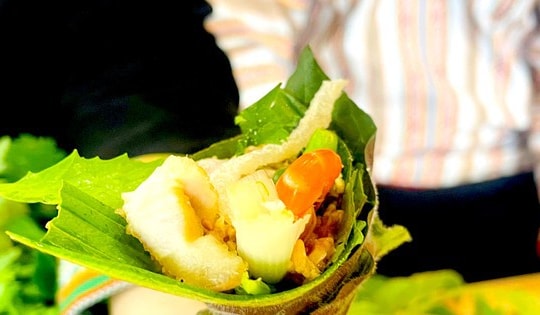 Món gỏi toàn lá 'gây nghiện' ở Kon Tum