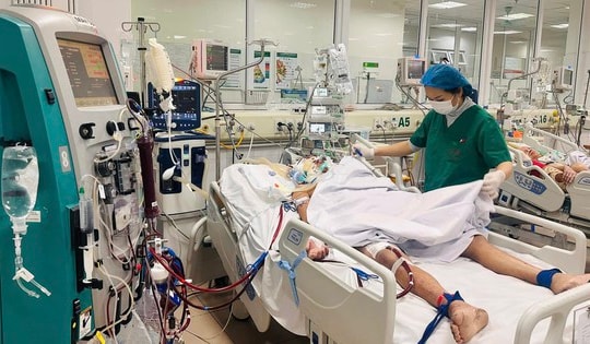 Nhiều người mắc cúm chuyển nặng nhanh, nguy kịch, chuyên gia khuyến cáo cần làm ngay việc này