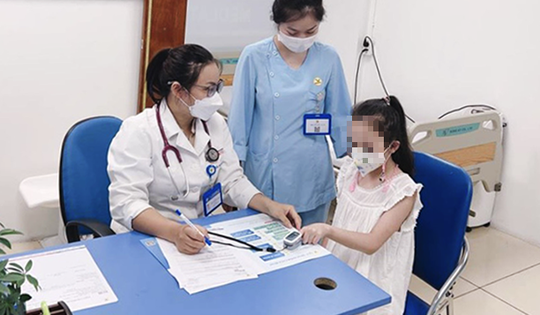 3 chị em trong một gia đình ở Hà Nội mắc cúm A, 2 trẻ biến chứng viêm phổi