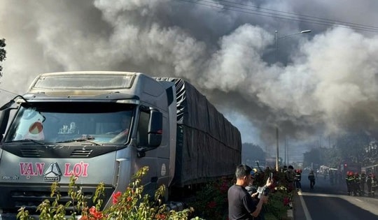 Cháy lớn ở TP Buôn Ma Thuột, nhiều tài sản bị thiêu rụi