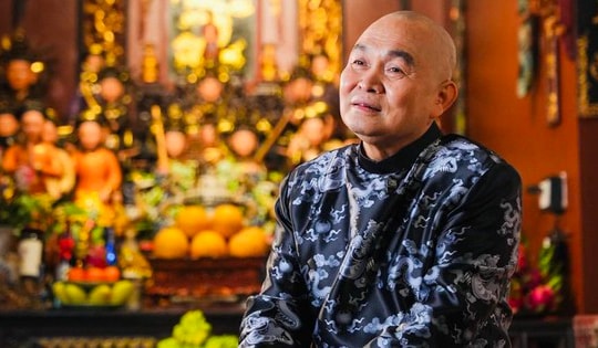 Danh hài Xuân Hinh phá lệ, lần đầu làm việc này ở tuổi U70: "Vất vả nhưng mà thích lắm"