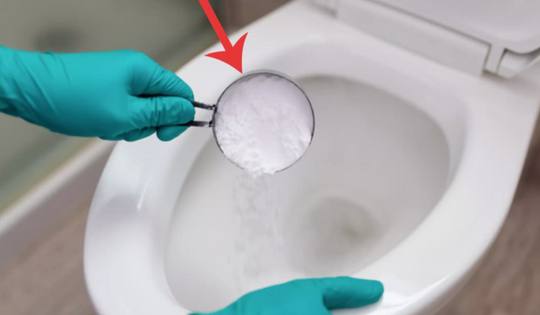 Dùng bột giặt để cọ bồn cầu có nên không?