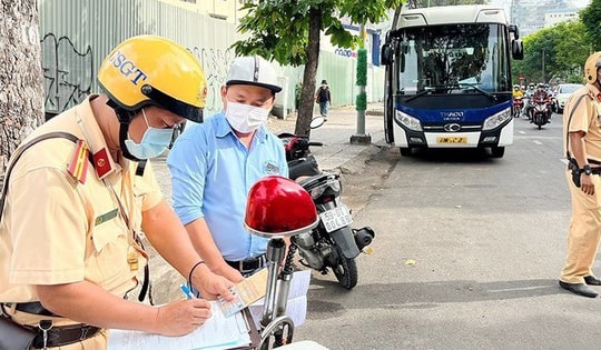 Vi phạm lỗi này, lái xe có thể bị phạt từ 400.000 – 8 triệu đồng