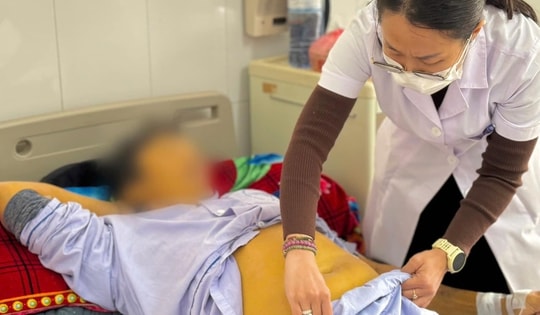 Người đàn ông 51 tuổi da vàng như nghệ thừa nhận sai lầm trong điều trị viêm gan B