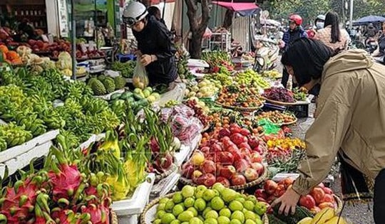 Sôi động thị trường phục vụ ngày Rằm tháng Giêng