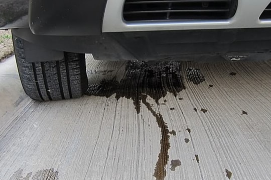 Nguyên nhân gây hiện tượng nước nhỏ giọt dưới gầm ô tô