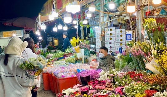 Những loại hoa nào được chị em ‘săn đón’ trong dịp Rằm tháng Giêng?