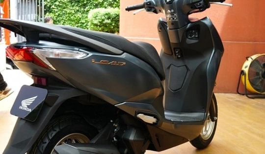 Giá xe Lead mới nhất giảm mạnh sau Tết, rẻ hơn hẳn Air Blade, SH Mode, chỉ nhỉnh hơn Vision