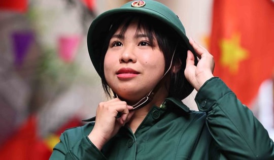 Nữ thanh niên Thủ đô tình nguyện lên đường nhập ngũ