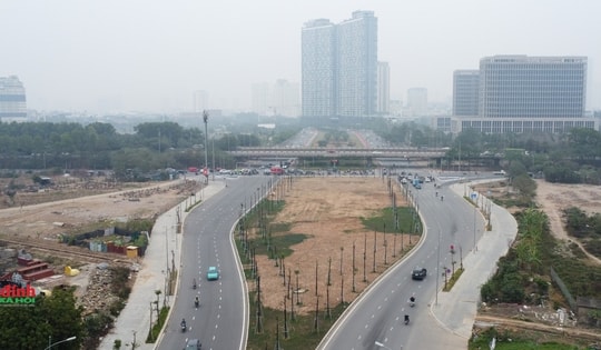 Ngắm diện mạo con đường huyết mạch nối 2 quận Hà Nội sau nhiều năm thi công