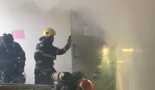 Hà Nội: Cháy tại tầng 4 tòa nhà CTM Cầu Giấy, hàng trăm người vội vã sơ tán