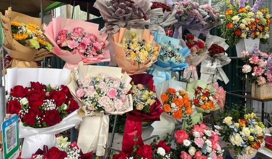 Trước ngày lễ tình nhân, giá hoa tươi tăng 'chóng mặt'
