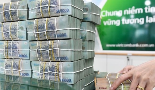 4 ngân hàng đang có lãi suất cao nhất khi gửi tiền 6 tháng: Gửi tiết kiệm 1 tỉ đồng nhận tiền lãi ra sao?