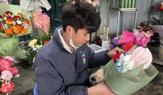 Bó hoa Baby Three, gấu bông 'lên ngôi' mùa lễ tình nhân 2025