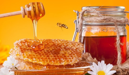 7 trường hợp nên tránh và thận trọng khi dùng mật ong