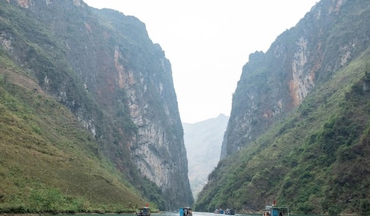 Hẻm vực sâu nhất Đông Nam Á hút khách những ngày đầu Xuân Ất Tỵ 2025