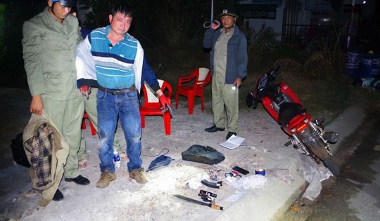 Tin tối 14/2: Đang ở nước ngoài, vợ hoảng loạn khi thấy ảnh cưới của chồng với cô gái khác; Chủ tịch Hội nông dân xã lên kế hoạch tinh vi để đi cướp