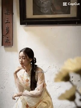 Hoa hậu Đỗ Mỹ Linh lộng lẫy khoe sắc vóc, hé lộ hình ảnh hiếm hoi bên trong gia đình hào môn trên đất vàng Hà Nội