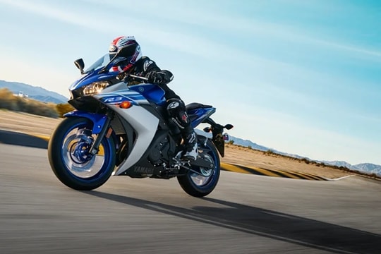 Nguyên tắc lái xe côn tay an toàn cho người mới