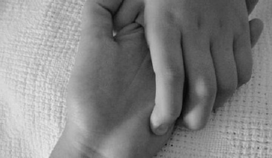 Tìm điểm trông trẻ qua mạng xã hội, mẹ bàng hoàng nhận tin con tử vong