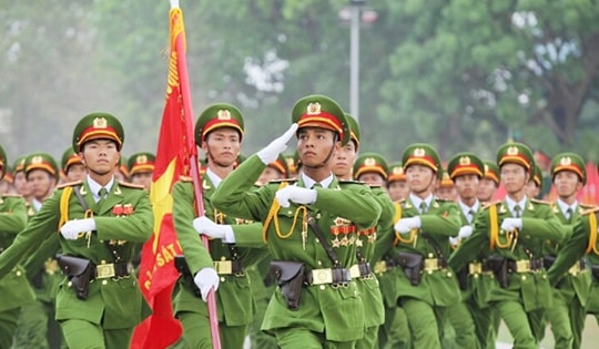 Người thuộc lực lượng công an nghỉ hưu trước tuổi được quy định thế nào?