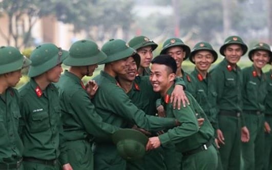 Đi nghĩa vụ quân sự 2025, công dân phải nhập ngũ mấy năm?