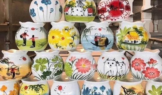 Thời tiết nồm ẩm kéo dài, một loại đèn giá rẻ bỗng chốc trở nên đắt hàng