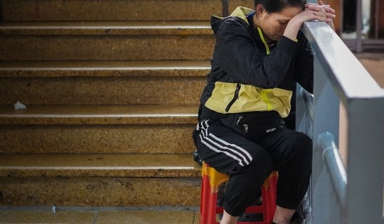 Chợ đầu mối Hà Nội từng là thiên đường bán sỉ nay chỉ còn toàn khách du lịch - Tiểu thương từng nuôi được cả nhà giờ 'bỏ của chạy lấy người'