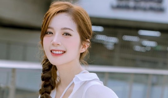 Mỹ nhân phim giờ vàng gây sốt vì vai nữ sinh lớp 10 quá xinh dù chỉ cao 1m53