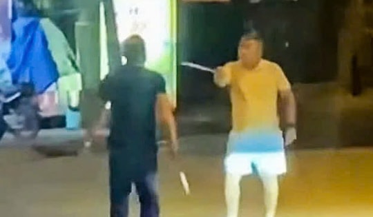 Khởi tố 2 tài xế ô tô cầm hung khí doạ chém nhau ở TP Thủ Đức