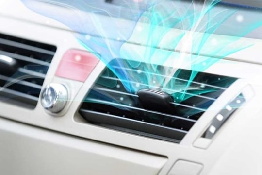 Mẹo sử dụng điều hòa ô tô mùa nồm ẩm