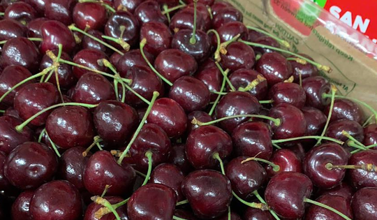 Sự thật cherry Chile giảm giá ‘sập sàn’, còn 100 nghìn/kg bán la liệt ở chợ Việt