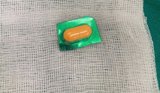 Mua thuốc cảm cúm về uống, người đàn ông 33 tuổi gặp sự cố phải đi cấp cứu