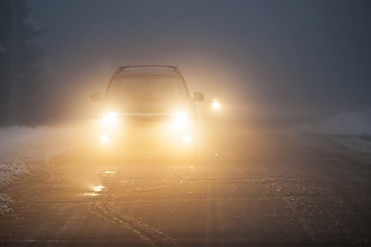 Khi nào nên bật đèn sương mù trong thành phố?