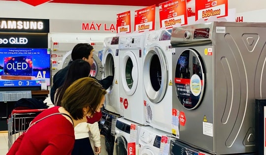 Máy sấy quần áo đua nhau giảm giá ‘sốc’ khi thời tiết nồm ẩm kéo dài